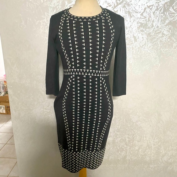 Taylor Dresses & Skirts - Dress knit